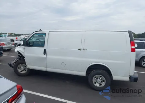 2018 Chevrolet Express G2500 из США, поврежденный, VIN 1GCWGAFP8J1264403